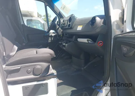 2019 Mercedes-Benz Sprinter 2500 High Roof V6 из США, поврежденный, VIN WD3PF1CD2KP038366